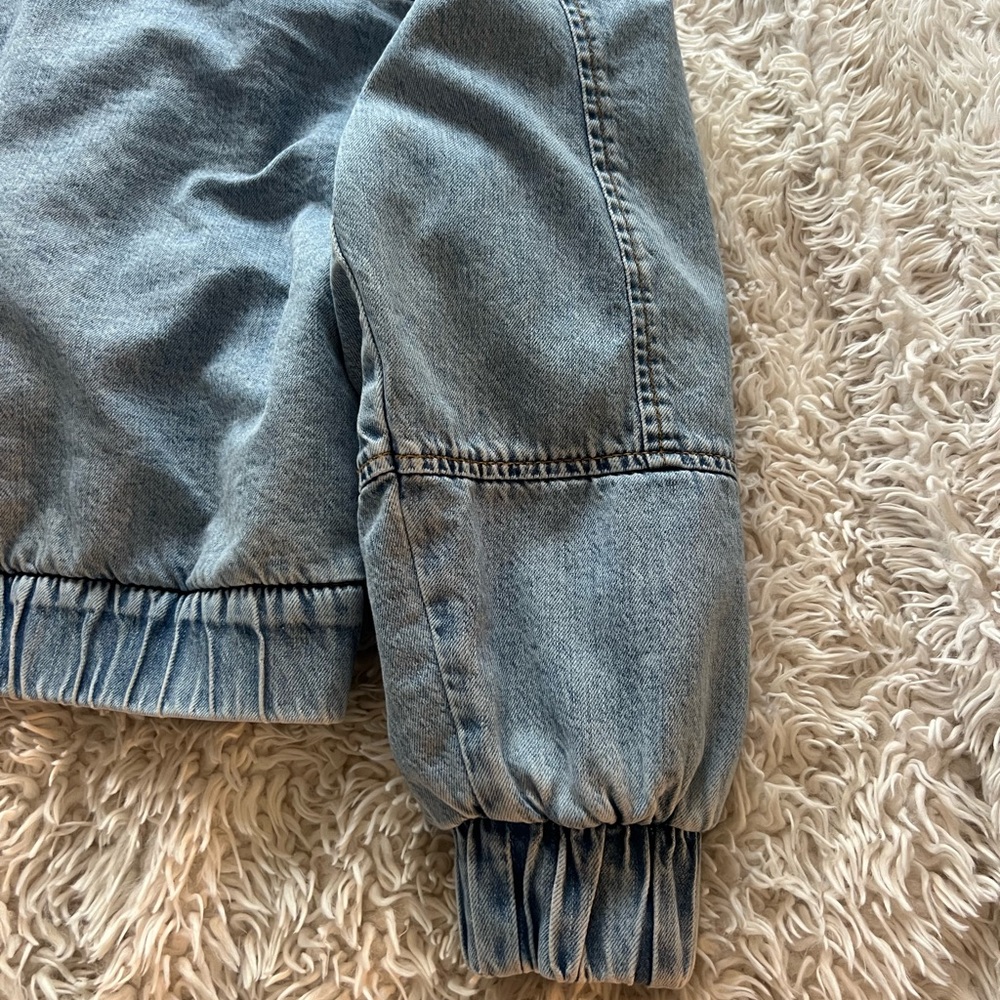 American Eagle Cropped Denim Fur Jacket - Picture 13 of 13